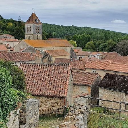 Gite Coquille Saint Jacques Villa Nanteuil-en-Vallée Esterno foto